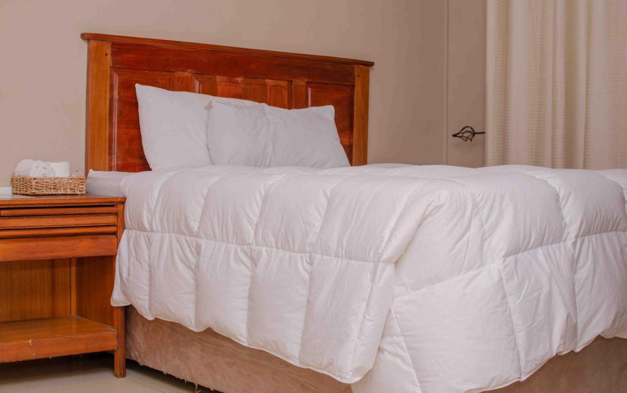 The Graceland Guesthouse Bluff Hill Esterno foto