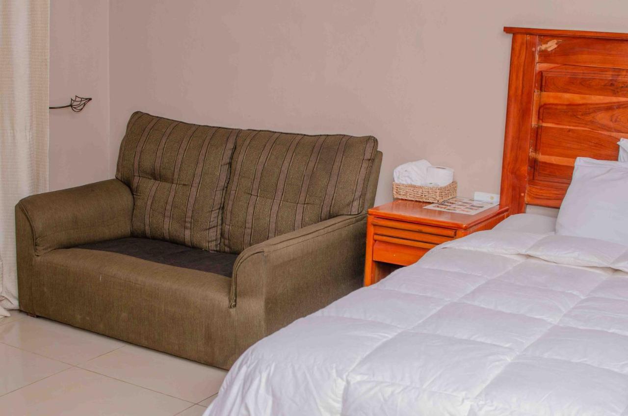 The Graceland Guesthouse Bluff Hill Esterno foto