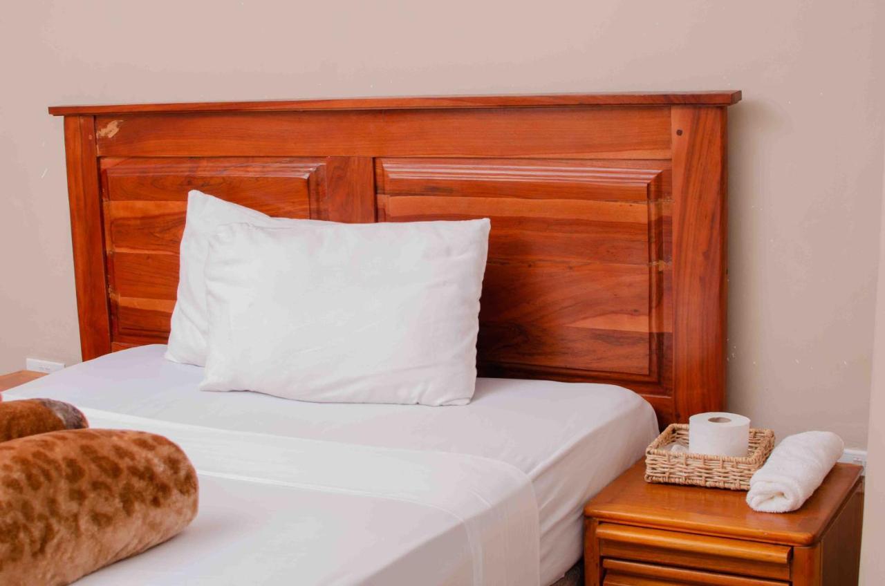The Graceland Guesthouse Bluff Hill Esterno foto
