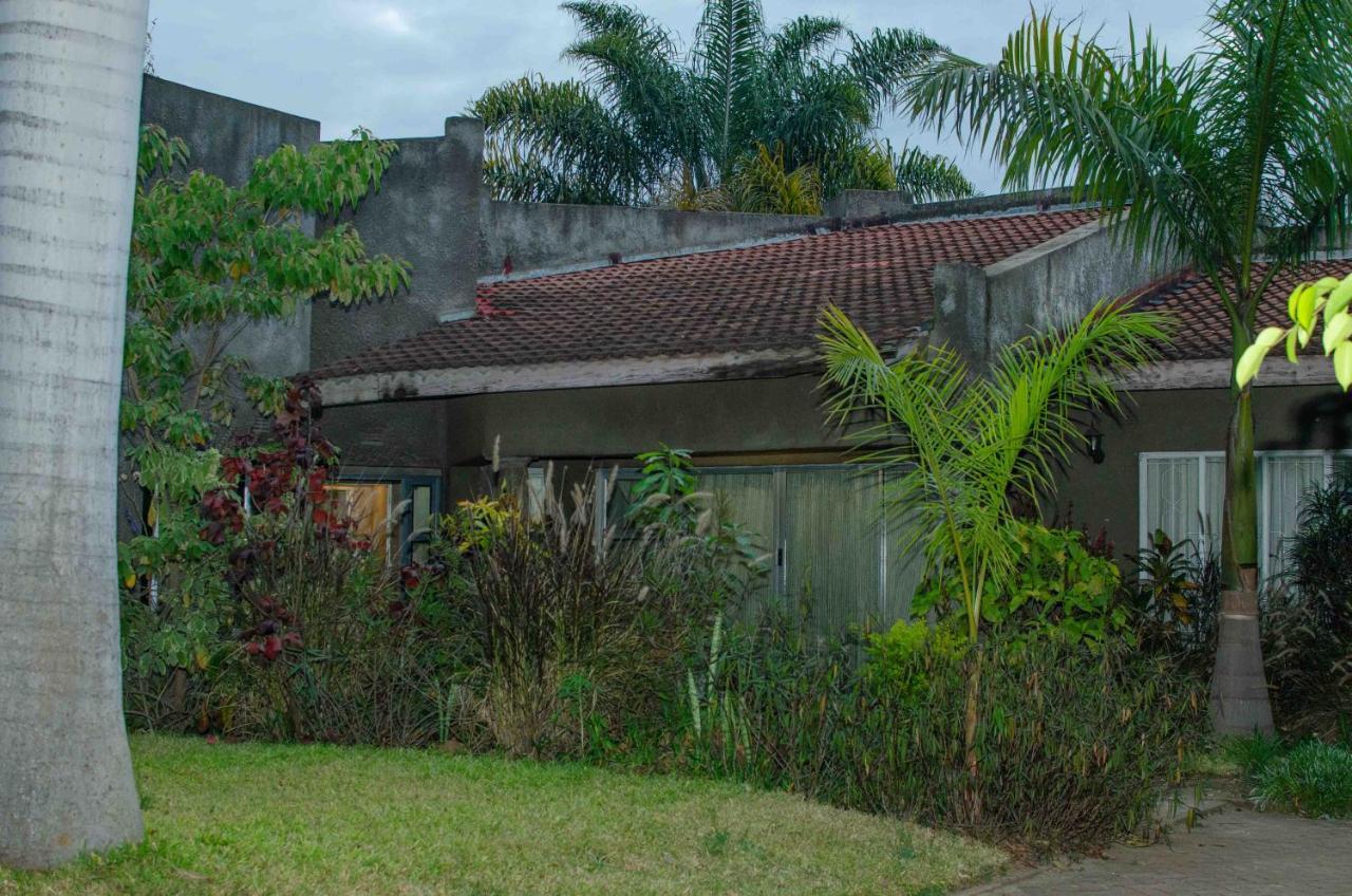 The Graceland Guesthouse Bluff Hill Esterno foto