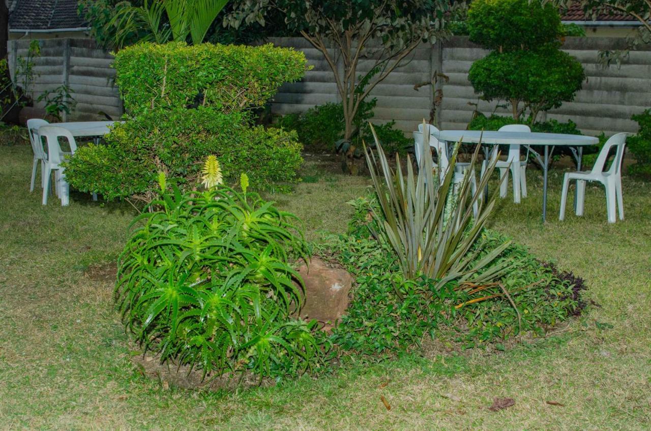The Graceland Guesthouse Bluff Hill Esterno foto