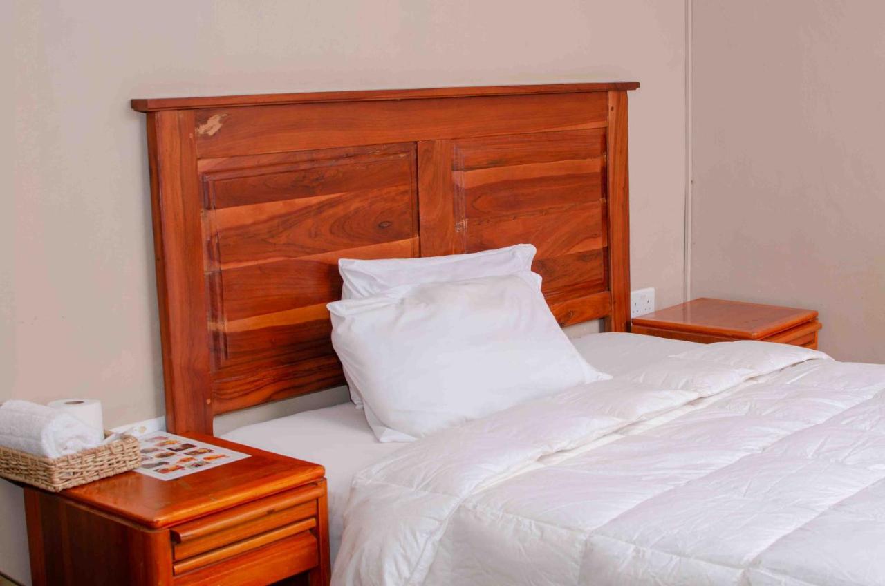 The Graceland Guesthouse Bluff Hill Esterno foto